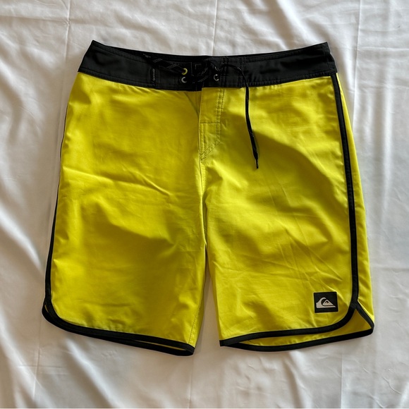 Quiksilver Men's Black and Yellow Board Shorts - Picture 1 of 4